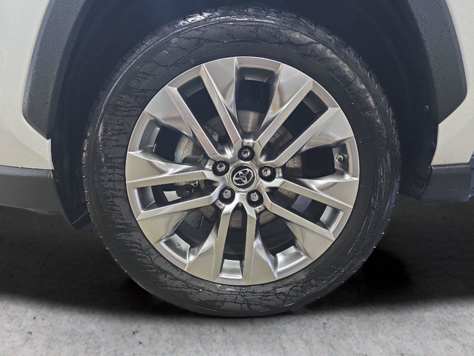 Used 2019 Toyota RAV4 XLE Premium w/ Cold Weather Package AWD/4WD image 25