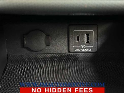 Used 2019 Nissan Pathfinder SL image 38