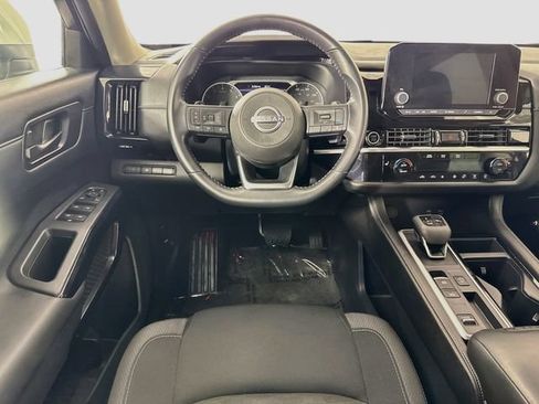 Used 2024 Nissan Pathfinder SV FWD image 21
