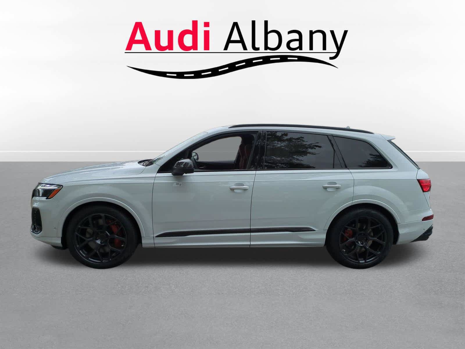 New 2026 Audi SQ7 Premium Plus AWD/4WD image 2