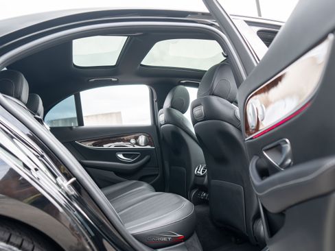 Used 2019 Mercedes-Benz E 300 4MATIC w/ Premium 1 Package image 17