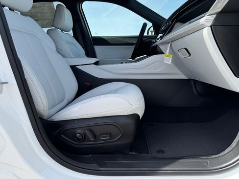 New 2026 Jeep Cherokee Limited image 22