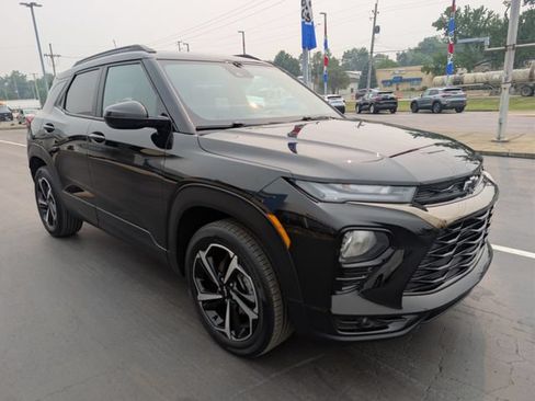 Used 2023 Chevrolet TrailBlazer RS w/ Sun and Liftgate Package AWD/4WD image 7