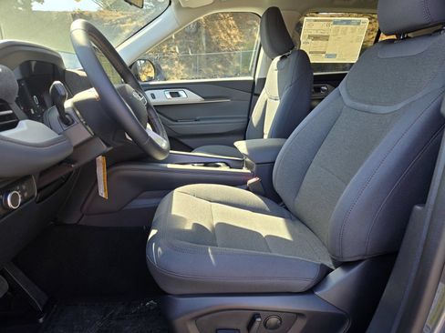 New 2026 Ford Explorer Active AWD/4WD image 9