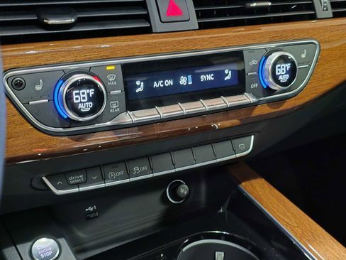 Used 2022 Audi A4 2.0T Premium image 31