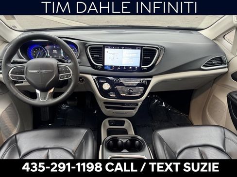 Used 2023 Chrysler Pacifica Touring-L image 2