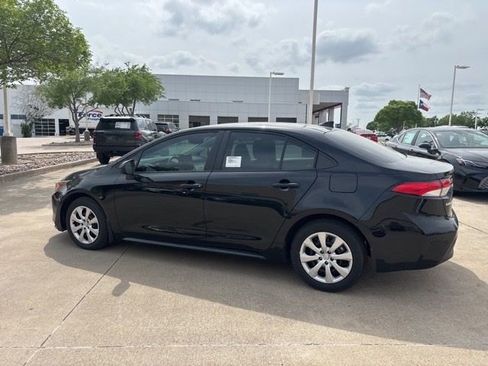 Used 2026 Toyota Corolla LE image 7