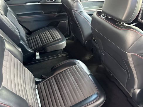 Used 2025 Ford Explorer ST-Line AWD/4WD image 23