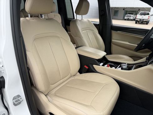 Certified 2023 Jeep Grand Cherokee Limited w/ Luxury Tech Group II AWD/4WD image 21