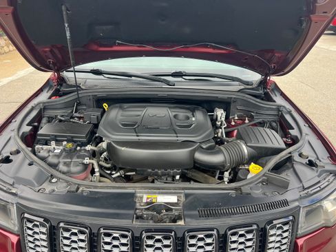 Used 2020 Jeep Grand Cherokee Altitude AWD/4WD image 20