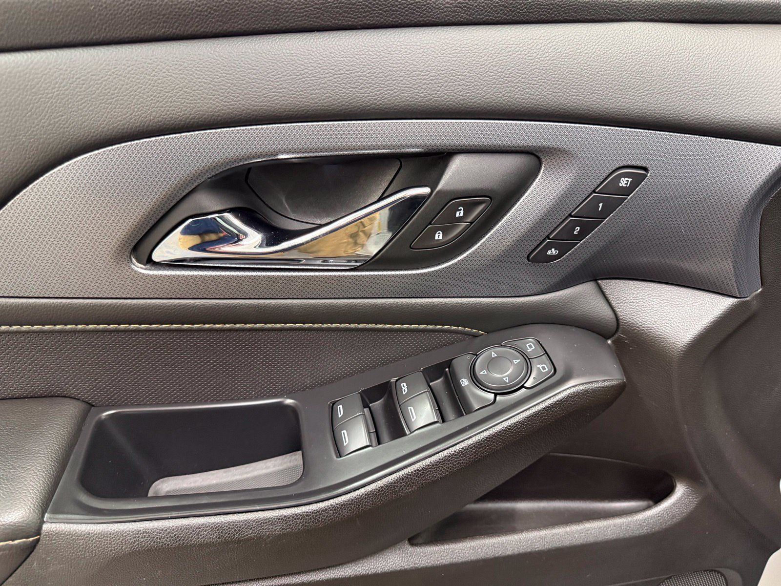 Used 2021 Chevrolet Traverse Premier AWD/4WD image 10