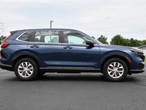 Used 2023 Honda CR-V LX image 8