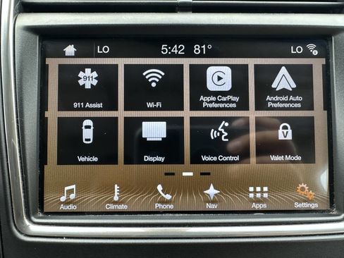 Used 2017 Lincoln MKX Reserve w/ Driver Assistance Package image 27