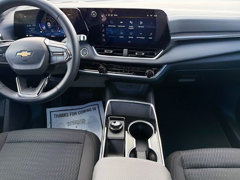 Used 2026 Chevrolet Equinox LT image 18