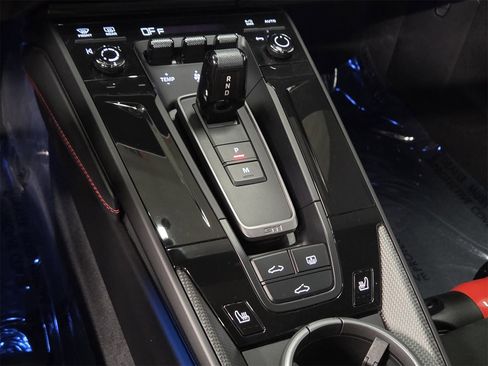 Used 2025 Porsche 911 Carrera GTS image 23