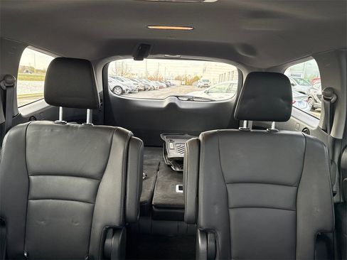 Certified 2022 Honda Pilot Touring image 17