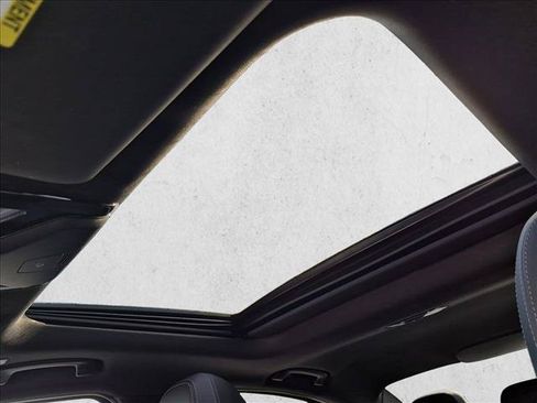 Certified 2024 BMW 330i Sedan w/ Convenience Package RWD image 16