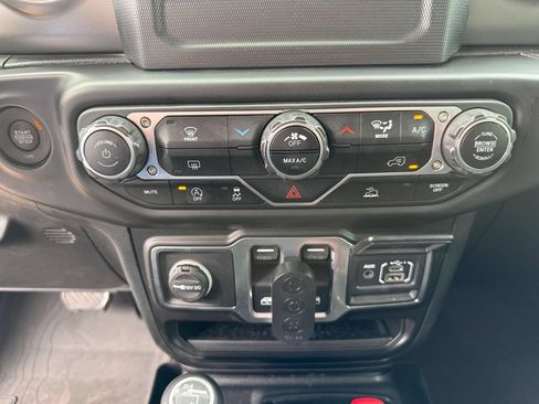 Used 2022 Jeep Wrangler Sport AWD/4WD image 22