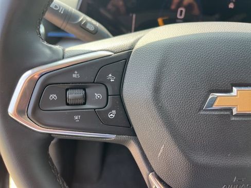 Used 2025 Chevrolet Trax LT w/ LT Convenience Package FWD image 18