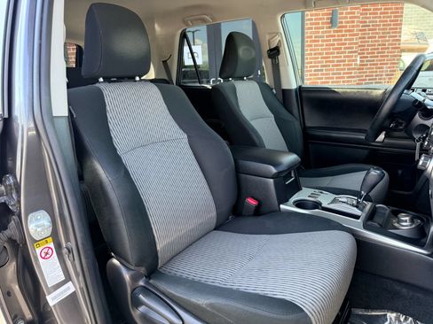 Used 2016 Toyota 4Runner SR5 AWD/4WD image 22