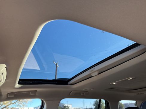 Used 2023 GMC Acadia Denali w/ Denali Ultimate Package image 13