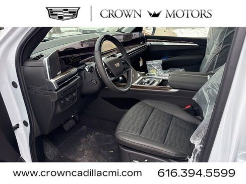 New 2026 Cadillac Escalade Platinum Luxury w/ LPO, Floor Liner Package image 18