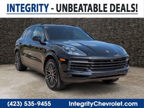 Used 2021 Porsche Cayenne AWD/4WD image 1