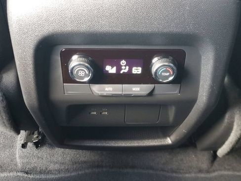 Used 2025 Chevrolet Traverse LT w/ Midnight/Sport Edition FWD image 13