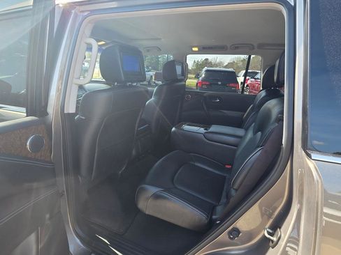 Used 2016 INFINITI QX80 Luxe w/ 22" Wheel Package image 7