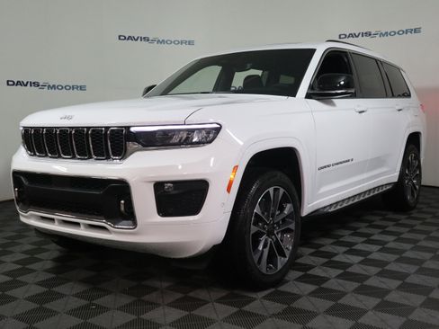 New 2025 Jeep Grand Cherokee L Overland image 13