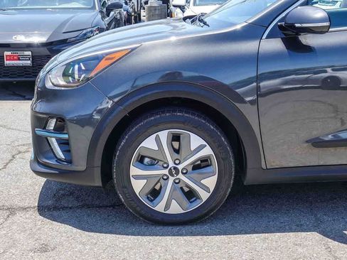 Certified 2022 Kia Niro EX FWD image 9