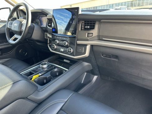 Used 2024 Ford Expedition XLT image 14