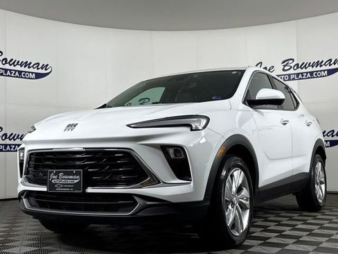 Used 2024 Buick Encore GX Preferred image 2