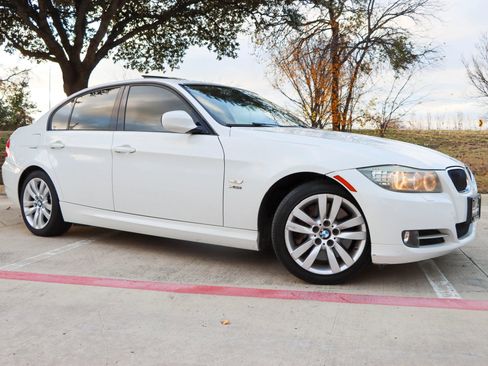 Used 2011 BMW 335i xDrive Sedan image 1