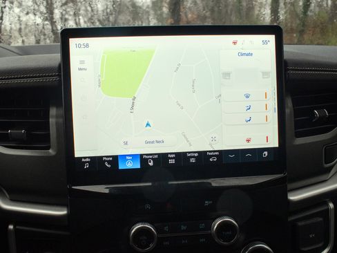 Used 2024 Ford Expedition XLT image 31