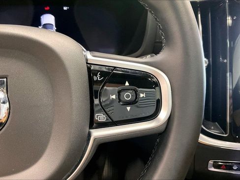 Certified 2025 Volvo V60 B5 Cross Country Ultra AWD/4WD image 12