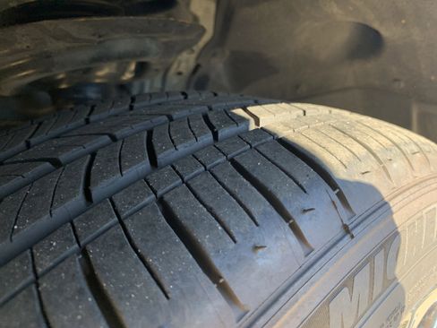 Certified 2025 Lexus ES 300h w/ Luxury Package image 12