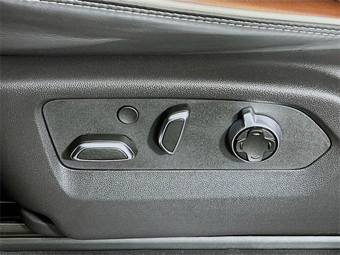 Used 2025 GMC Sierra 1500 Denali Ultimate image 11