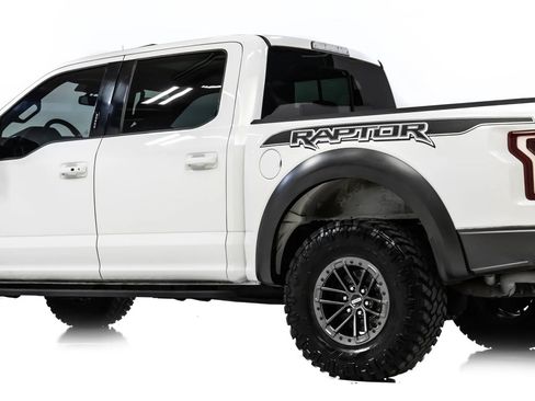 Used 2019 Ford F150 Raptor w/ Equipment Group 802A Luxury image 5