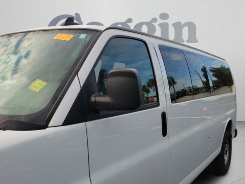 Used 2018 Chevrolet Express 3500 LT w/ LT Preferred Equipment Group RWD image 13