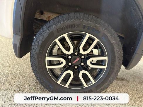 Used 2021 GMC Sierra 1500 AT4 w/ AT4 Premium Package AWD/4WD image 33