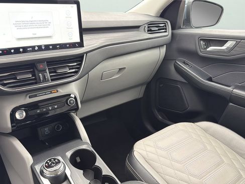 Certified 2023 Ford Escape Platinum w/ Premium Technology Package FWD image 16