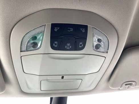 Used 2023 Chrysler Pacifica Touring-L FWD image 26