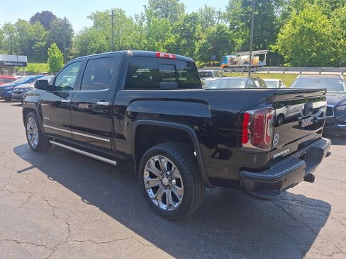Used 2018 GMC Sierra 1500 Denali w/ Denali Ultimate Package AWD/4WD image 4