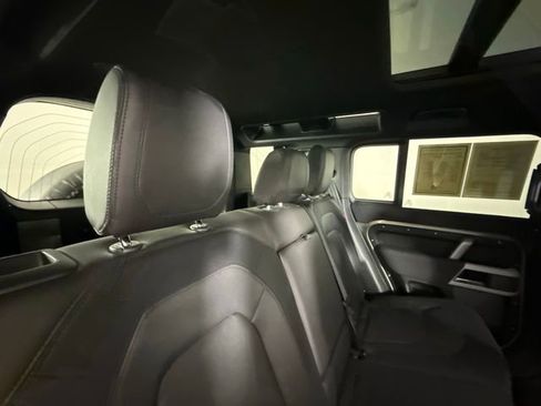 Used 2023 Land Rover Defender 110 X-Dynamic SE image 29
