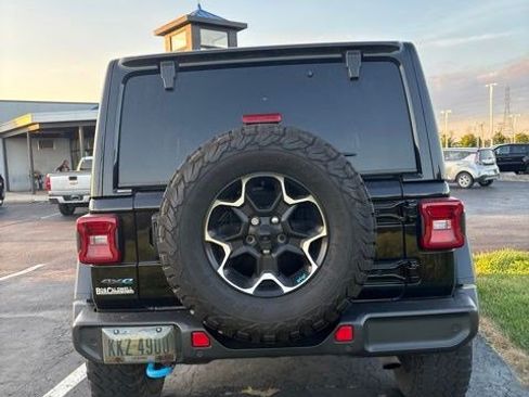 Used 2022 Jeep Wrangler Unlimited Rubicon 4xe w/ Cold Weather Group AWD/4WD image 6