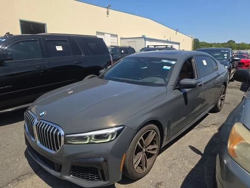 Used 2022 BMW 750i xDrive w/ M Sport Package AWD/4WD image 1