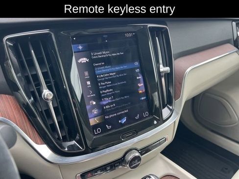 Used 2021 Volvo S60 T5 Momentum w/ Protection Package Premier image 7