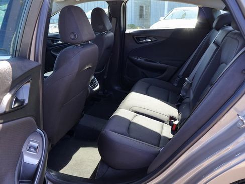 Used 2024 Chevrolet Malibu LT FWD image 9
