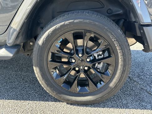 Used 2022 Jeep Wrangler Unlimited Sahara w/ Safety Group image 20